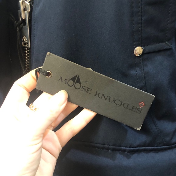 Authentic Moose Knuckle Parka - Picture 6 of 9